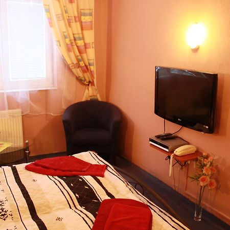 Garni Hotel Anne-Mary Piest'any Eksteriør bilde