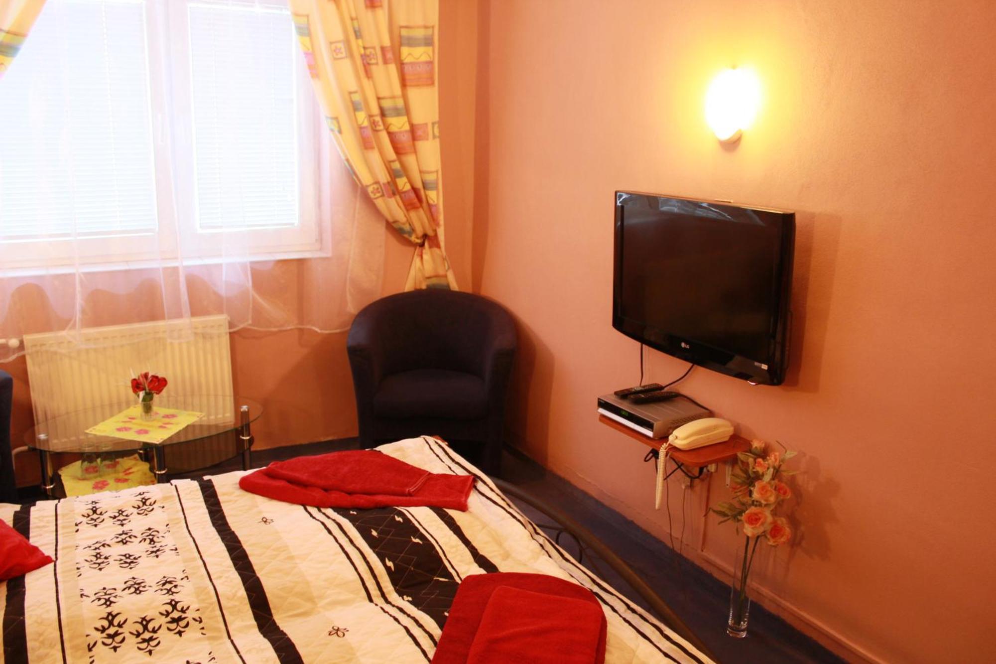 Garni Hotel Anne-Mary Piest'any Eksteriør bilde