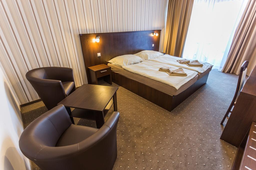 Garni Hotel Anne-Mary Piest'any Eksteriør bilde