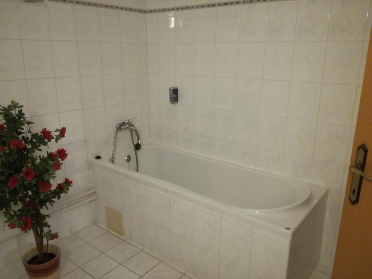 Garni Hotel Anne-Mary Piest'any Eksteriør bilde